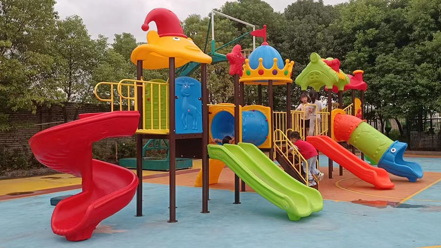 SPIKE | Из чего сделаны горки для дворовых площадок? SPIKE | What Are Backyard Playground Slides Made Of?