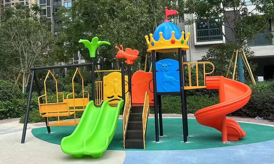 SPIKE | Из чего сделаны горки для дворовых площадок? SPIKE | What Are Backyard Playground Slides Made Of?