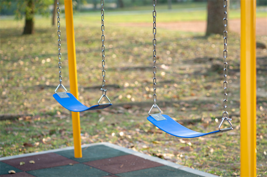 SPIKE | Качели для заднего двора: Сколько они стоят? SPIKE | Backyard Swing Sets: How Much Do They Cost?
