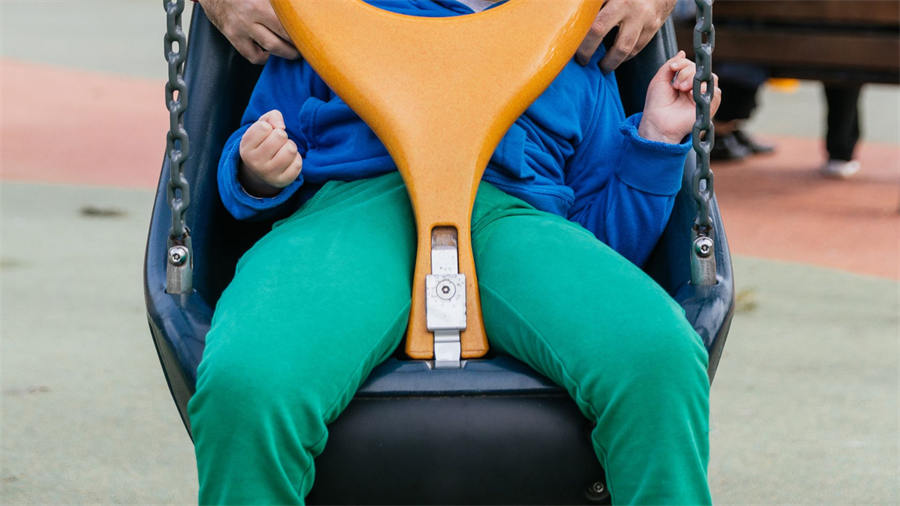 SPIKE | The Different Types of Playground Swings SPIKE | The Different Types of Playground Swings