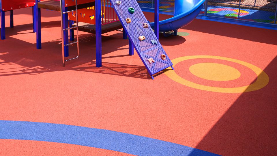 SPIKE | Las mejores opciones de suelos para parques infantiles cubiertos comerciales SPIKE | Best Flooring Options for Commercial Indoor Playgrounds