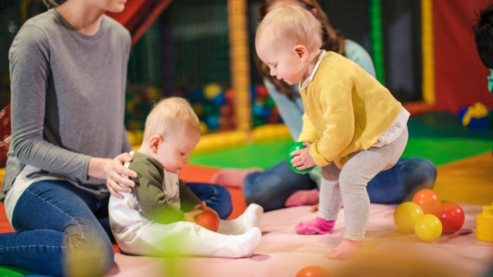SPIKE | Las mejores opciones de suelos para parques infantiles cubiertos comerciales SPIKE | Best Flooring Options for Commercial Indoor Playgrounds